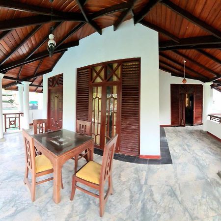 Golden Relax Villa With Pool, Restaurant & European Service Eramudugaha Bagian luar foto