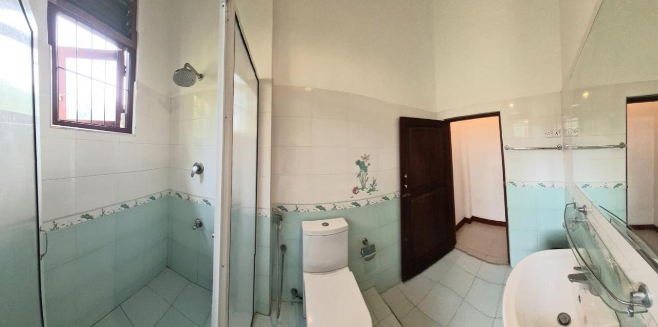Golden Relax Villa With Pool, Restaurant & European Service Eramudugaha Bagian luar foto