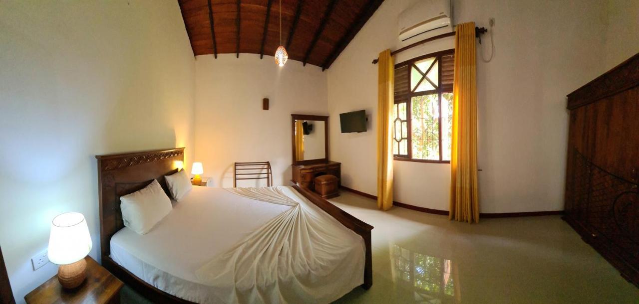 Golden Relax Villa With Pool, Restaurant & European Service Eramudugaha Bagian luar foto