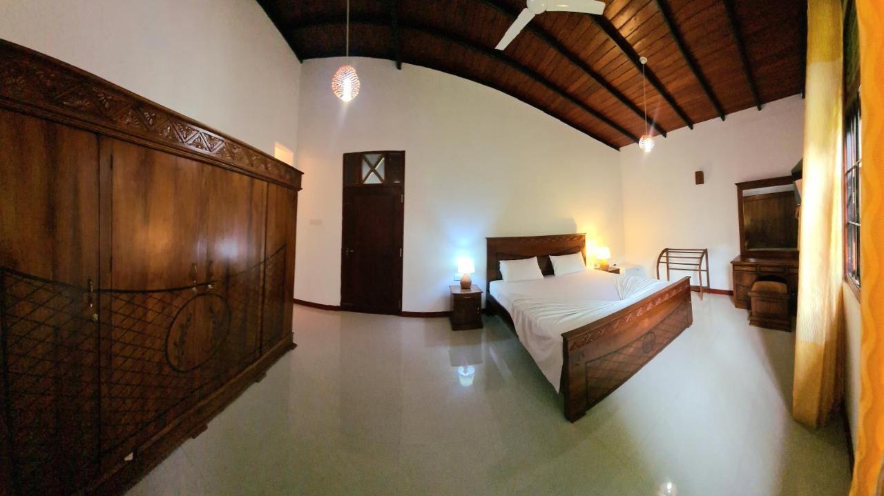 Golden Relax Villa With Pool, Restaurant & European Service Eramudugaha Bagian luar foto