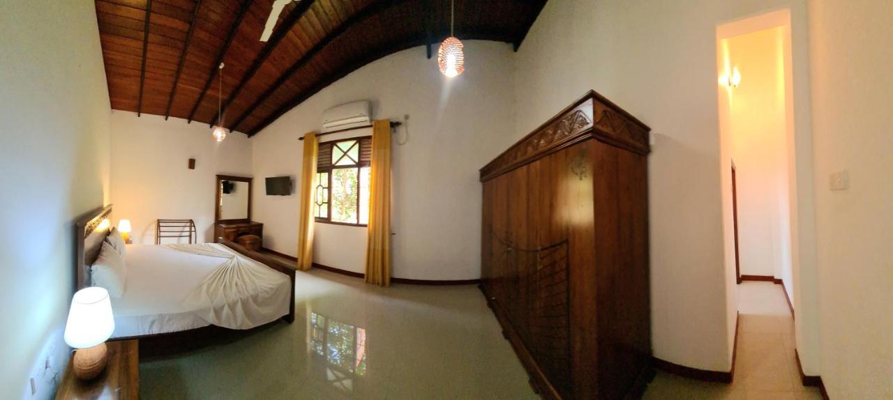 Golden Relax Villa With Pool, Restaurant & European Service Eramudugaha Bagian luar foto
